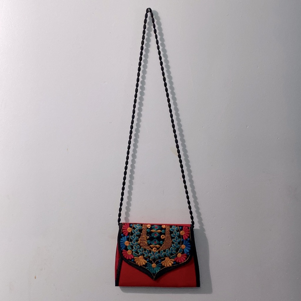 Crossbody/clutch perfect for parties and everyday use